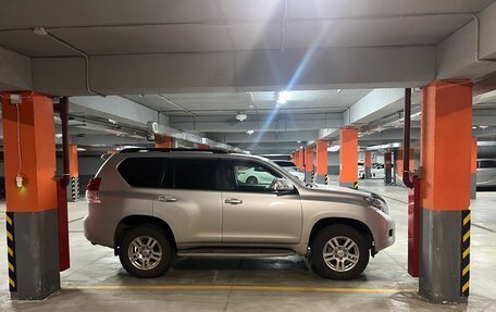 Toyota Land Cruiser Prado 150 рестайлинг 2, 2010 год, 3 050 000 рублей, 2 фотография