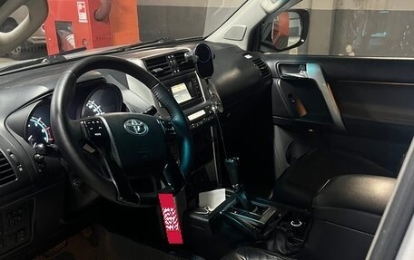 Toyota Land Cruiser Prado 150 рестайлинг 2, 2010 год, 3 050 000 рублей, 7 фотография