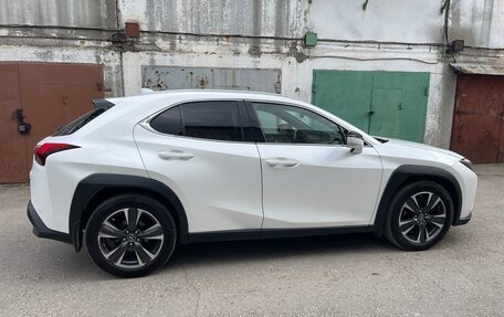 Lexus UX I, 2019 год, 2 500 000 рублей, 5 фотография
