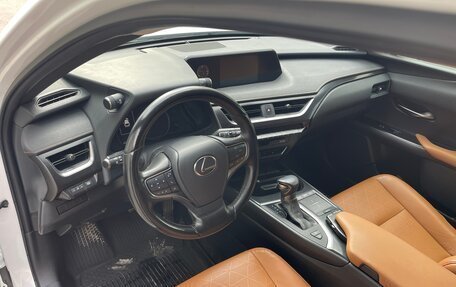Lexus UX I, 2019 год, 2 500 000 рублей, 13 фотография