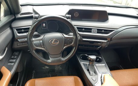 Lexus UX I, 2019 год, 2 500 000 рублей, 11 фотография