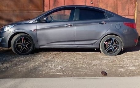 Hyundai Solaris II рестайлинг, 2016 год, 1 000 000 рублей, 3 фотография