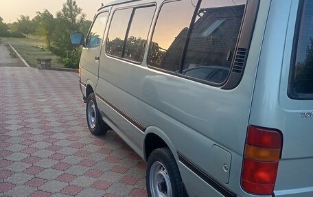 Toyota HiAce H100, 2002 год, 1 100 000 рублей, 3 фотография