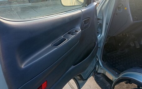 Toyota HiAce H100, 2002 год, 1 100 000 рублей, 15 фотография
