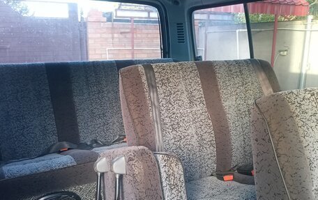 Toyota HiAce H100, 2002 год, 1 100 000 рублей, 23 фотография