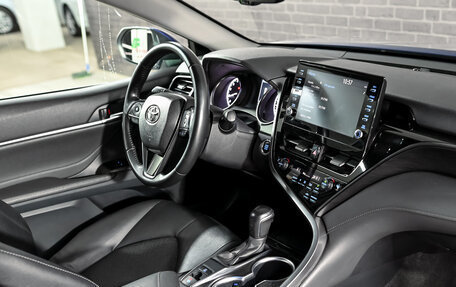 Toyota Camry, 2021 год, 3 440 000 рублей, 19 фотография