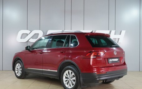 Volkswagen Tiguan II, 2018 год, 2 399 000 рублей, 2 фотография