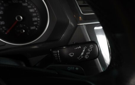 Volkswagen Tiguan II, 2018 год, 2 399 000 рублей, 14 фотография