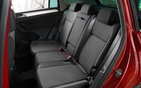 Volkswagen Tiguan II, 2018 год, 2 399 000 рублей, 9 фотография