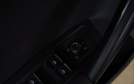 Volkswagen Tiguan II, 2018 год, 2 399 000 рублей, 12 фотография