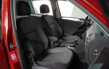 Volkswagen Tiguan II, 2018 год, 2 399 000 рублей, 8 фотография