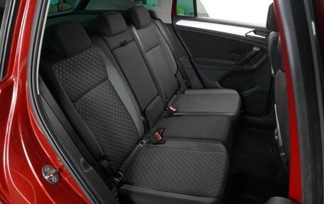 Volkswagen Tiguan II, 2018 год, 2 399 000 рублей, 7 фотография