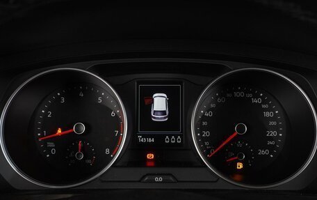 Volkswagen Tiguan II, 2018 год, 2 399 000 рублей, 21 фотография