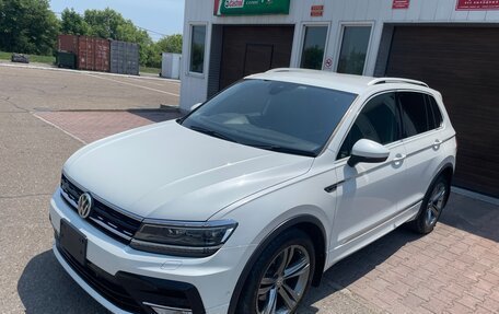 Volkswagen Tiguan II, 2018 год, 1 800 000 рублей, 2 фотография