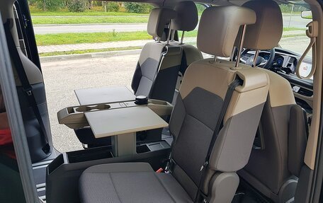 Volkswagen Multivan, 2022 год, 4 550 000 рублей, 9 фотография