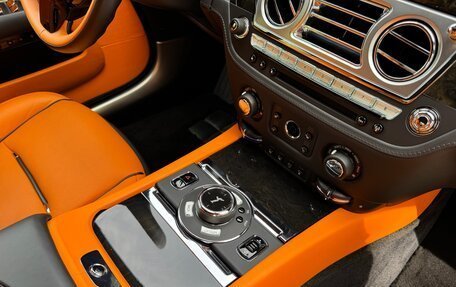 Rolls-Royce Wraith, 2017 год, 30 000 000 рублей, 25 фотография