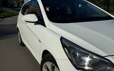 Hyundai Solaris II рестайлинг, 2015 год, 1 000 030 рублей, 3 фотография