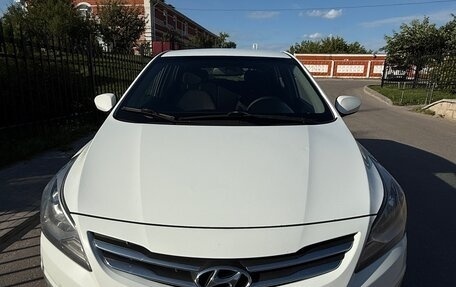 Hyundai Solaris II рестайлинг, 2015 год, 1 000 030 рублей, 4 фотография
