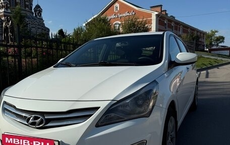 Hyundai Solaris II рестайлинг, 2015 год, 1 000 030 рублей, 2 фотография