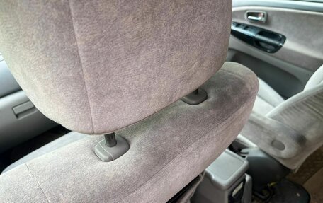 Toyota Estima III рестайлинг -2, 2002 год, 900 000 рублей, 11 фотография
