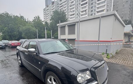 Chrysler 300C II, 2004 год, 1 415 000 рублей, 2 фотография