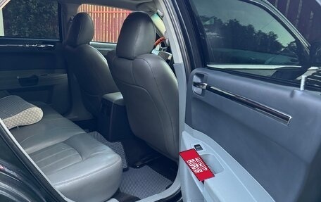 Chrysler 300C II, 2004 год, 1 415 000 рублей, 7 фотография