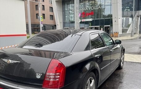 Chrysler 300C II, 2004 год, 1 415 000 рублей, 3 фотография