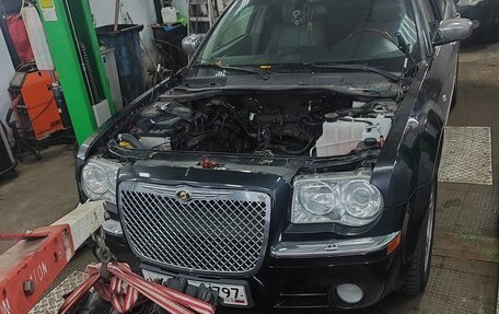 Chrysler 300C II, 2004 год, 1 415 000 рублей, 15 фотография