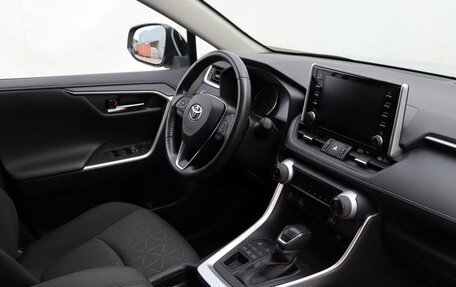 Toyota RAV4, 2020 год, 4 049 000 рублей, 10 фотография