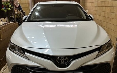 Toyota Camry, 2019 год, 2 050 000 рублей, 1 фотография