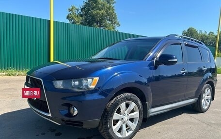 Mitsubishi Outlander III рестайлинг 3, 2011 год, 1 100 000 рублей, 2 фотография