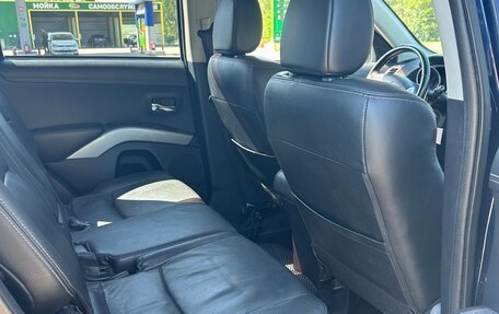 Mitsubishi Outlander III рестайлинг 3, 2011 год, 1 100 000 рублей, 14 фотография