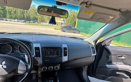 Mitsubishi Outlander III рестайлинг 3, 2011 год, 1 100 000 рублей, 19 фотография
