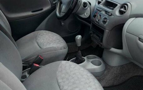 Toyota Echo, 2001 год, 360 000 рублей, 9 фотография