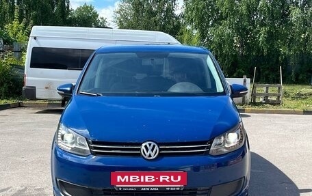 Volkswagen Touran III, 2012 год, 835 000 рублей, 2 фотография