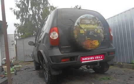 Chevrolet Niva I рестайлинг, 2015 год, 560 000 рублей, 3 фотография