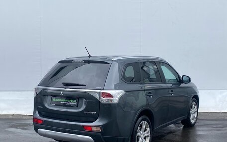 Mitsubishi Outlander III рестайлинг 3, 2014 год, 1 330 000 рублей, 6 фотография
