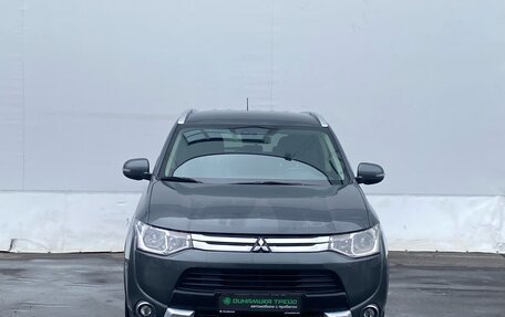 Mitsubishi Outlander III рестайлинг 3, 2014 год, 1 330 000 рублей, 2 фотография