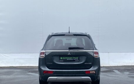 Mitsubishi Outlander III рестайлинг 3, 2014 год, 1 330 000 рублей, 7 фотография
