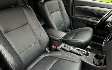 Mitsubishi Outlander III рестайлинг 3, 2014 год, 1 330 000 рублей, 16 фотография