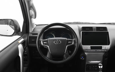 Toyota Land Cruiser Prado 150 рестайлинг 2, 2020 год, 5 999 000 рублей, 8 фотография