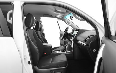 Toyota Land Cruiser Prado 150 рестайлинг 2, 2020 год, 5 999 000 рублей, 16 фотография