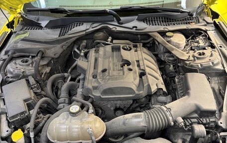 Ford Mustang VI рестайлинг, 2017 год, 3 699 000 рублей, 18 фотография