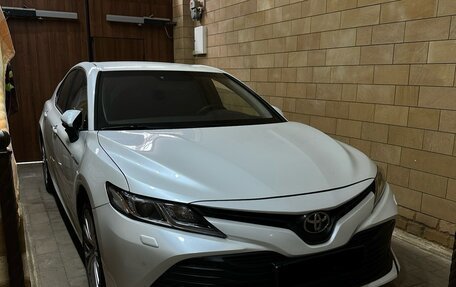 Toyota Camry, 2019 год, 2 050 000 рублей, 3 фотография
