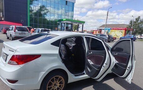 Hyundai Solaris II рестайлинг, 2014 год, 1 000 000 рублей, 2 фотография