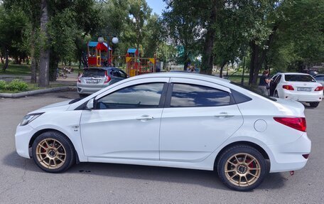 Hyundai Solaris II рестайлинг, 2014 год, 1 000 000 рублей, 29 фотография