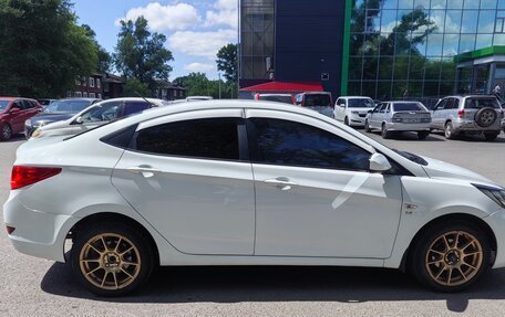 Hyundai Solaris II рестайлинг, 2014 год, 1 000 000 рублей, 28 фотография