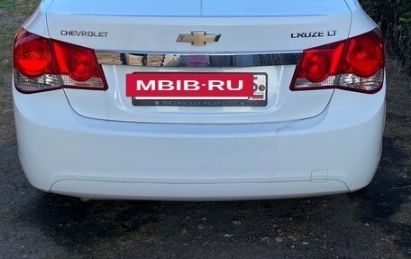 Chevrolet Cruze II, 2010 год, 750 000 рублей, 2 фотография