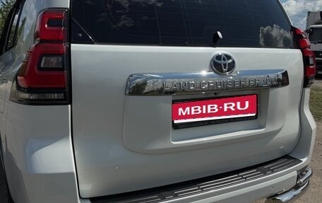 Toyota Land Cruiser Prado 150 рестайлинг 2, 2018 год, 4 250 000 рублей, 11 фотография