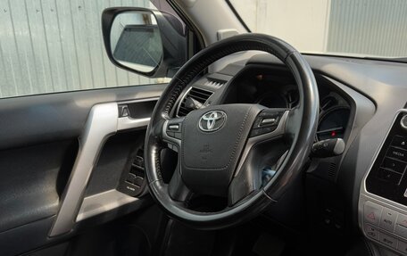 Toyota Land Cruiser Prado 150 рестайлинг 2, 2018 год, 4 250 000 рублей, 16 фотография
